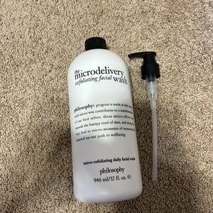 Philosophy Microdelivery Exfoliating Wash 32 oz. Brand new unopened with pump.